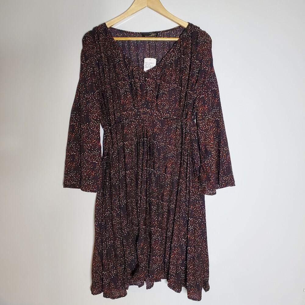 Suzanne Betro abstract pleated dress with tie backs Size medium New with tags